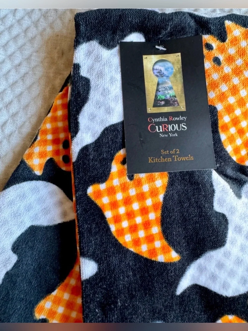 Cynthia Rowley halloween item background
